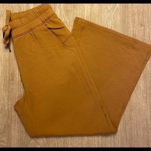 Lululemon Cropped Jogger Pant size 2